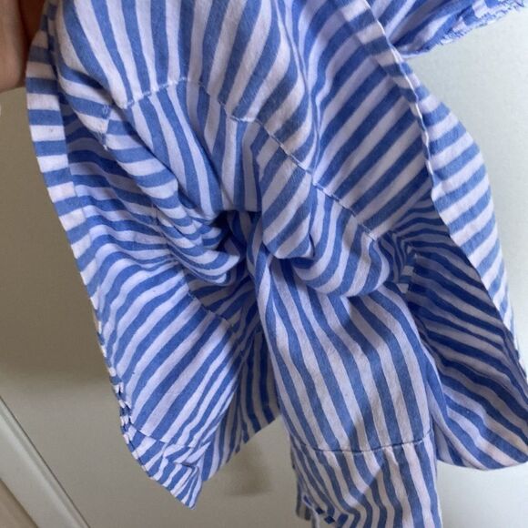 Blue and white striped wrap shirt with flutter sleeves- Size XL - Picture 4 of 6